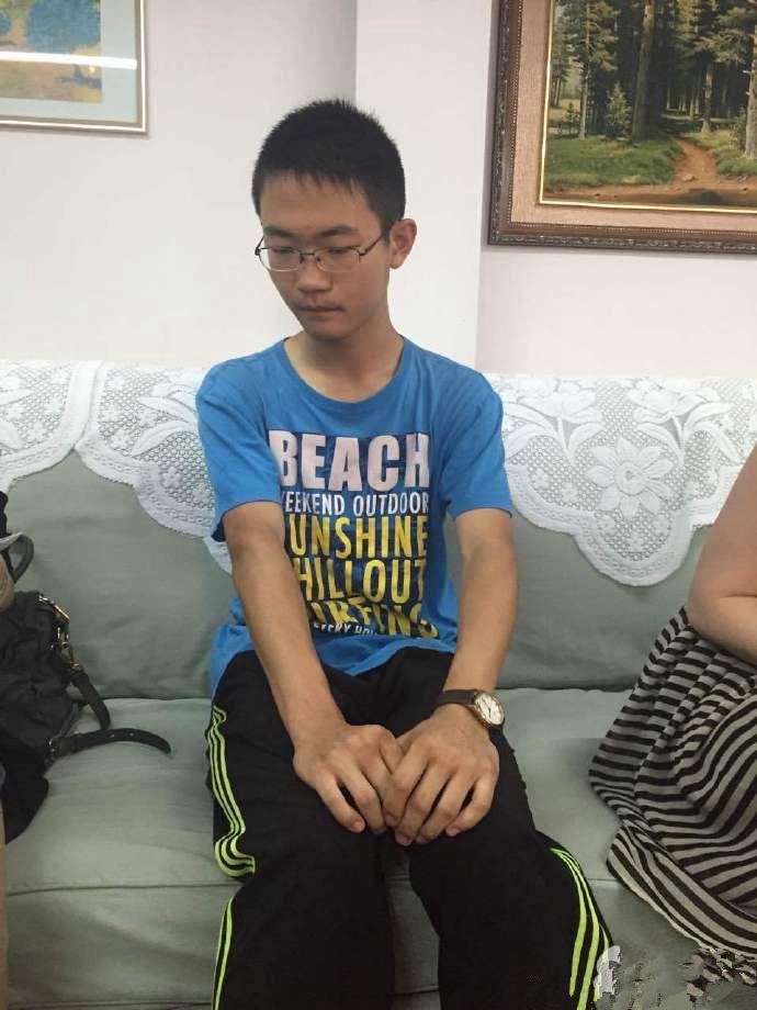 2016甘肃高考理科状元:胡明源690分_高三网