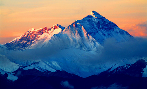 珠穆朗玛峰是世界上最高的山峰_世界上最高的山峰：珠穆朗玛峰