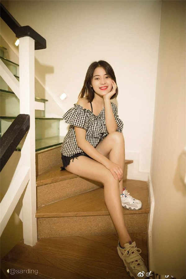 上海外国语大学贤达经济人文学院校花宁王宁