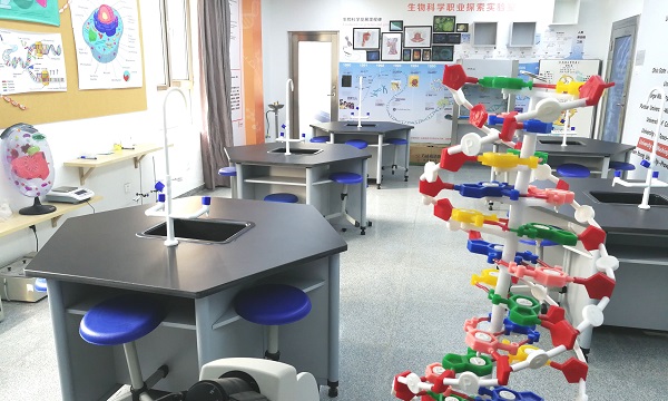 北外同文外国语学校金盏校区生物实验室2.jpg