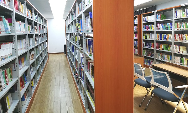 北外同文外国语学校金盏校区图书室.jpg
