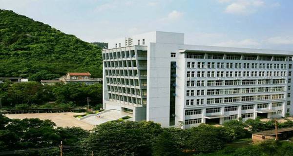 柳州职业技术学院 实验楼